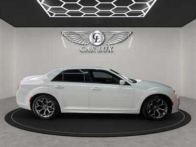 2018 Chrysler 300 Series S   - Photo 7 - Lennox, CA 90304