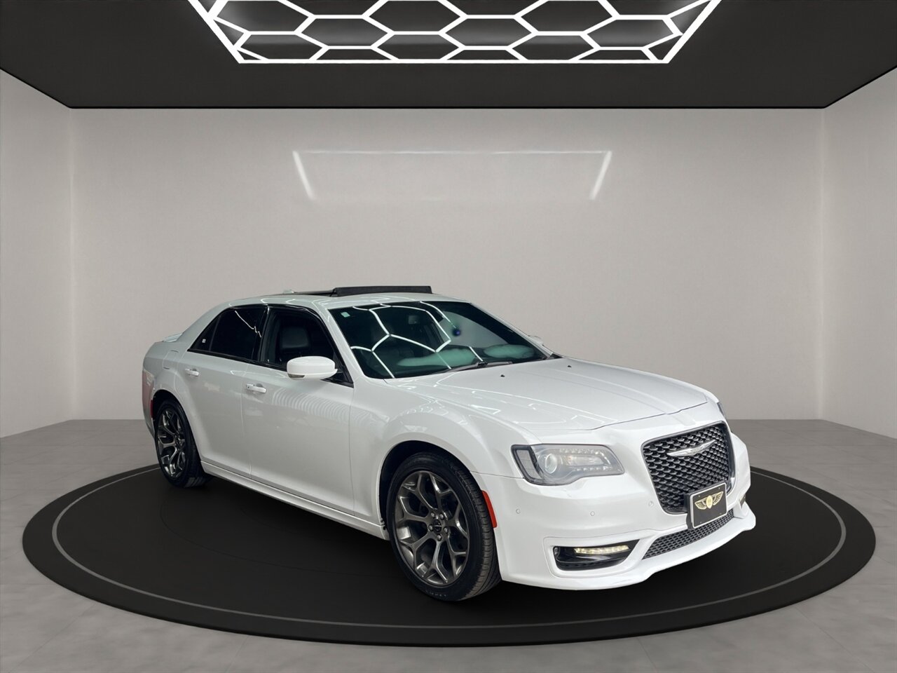 2018 Chrysler 300 Series S - Photo 1 - Lennox, CA 90304