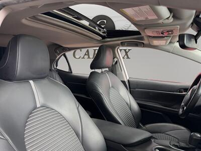 2021 Toyota Camry SE   - Photo 14 - Lennox, CA 90304