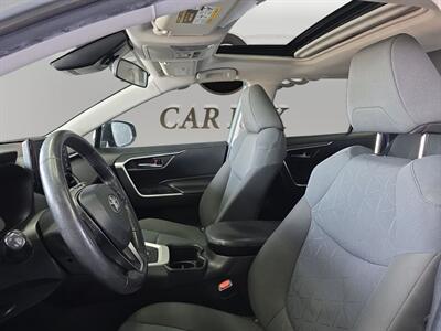 2022 Toyota RAV4 XLE   - Photo 14 - Lennox, CA 90304