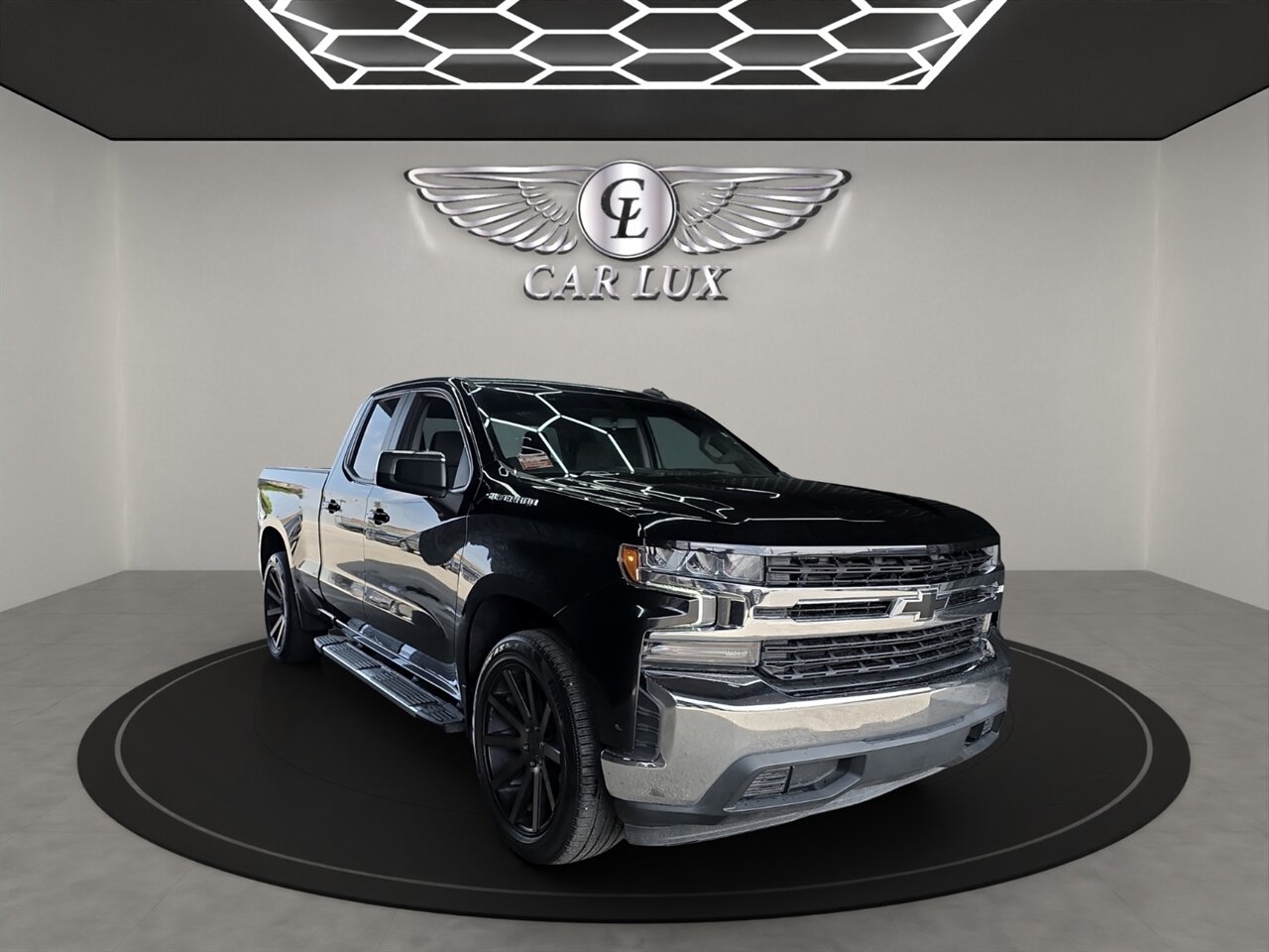 2019 Chevrolet Silverado 1500 LT - Photo 1 - Lennox, CA 90304