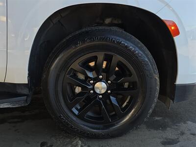2021 Chevrolet Tahoe LT   - Photo 22 - Lennox, CA 90304