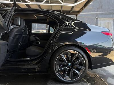 2024 BMW i7 xDrive60   - Photo 38 - Lennox, CA 90304