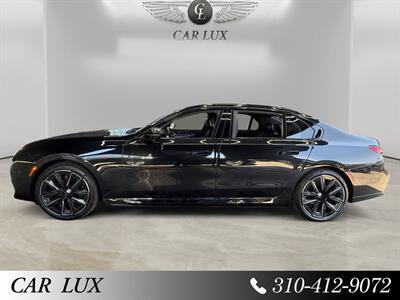 2024 BMW i7 xDrive60   - Photo 2 - Lennox, CA 90304