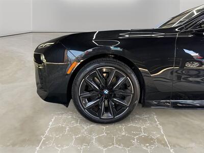 2024 BMW i7 xDrive60   - Photo 14 - Lennox, CA 90304