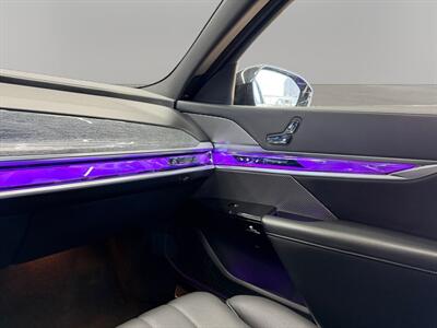 2024 BMW i7 xDrive60   - Photo 30 - Lennox, CA 90304