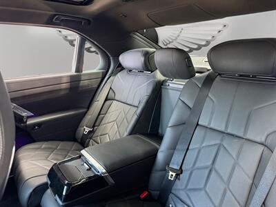 2024 BMW i7 xDrive60   - Photo 13 - Lennox, CA 90304