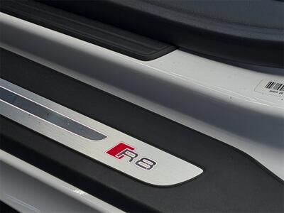 2015 Audi R8 5.2 quattro   - Photo 15 - Lennox, CA 90304