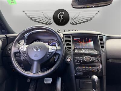 2017 INFINITI QX70   - Photo 10 - Lennox, CA 90304