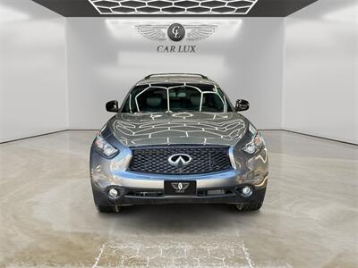 2017 INFINITI QX70   - Photo 8 - Lennox, CA 90304