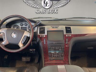 2011 Cadillac Escalade   - Photo 12 - Lennox, CA 90304