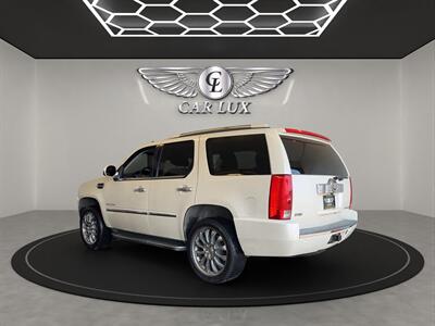 2011 Cadillac Escalade   - Photo 5 - Lennox, CA 90304