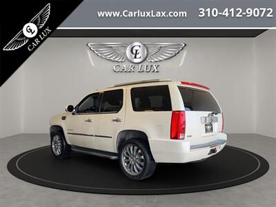 2011 Cadillac Escalade   - Photo 5 - Lennox, CA 90304