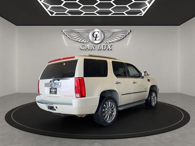 2011 Cadillac Escalade   - Photo 7 - Lennox, CA 90304