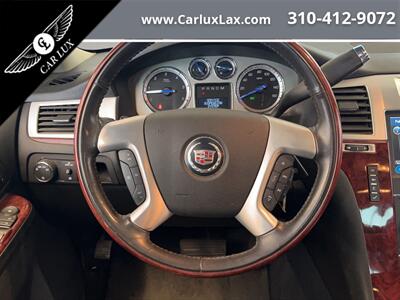 2011 Cadillac Escalade   - Photo 10 - Lennox, CA 90304