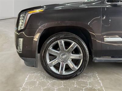 2018 Cadillac Escalade Premium Luxury   - Photo 14 - Lennox, CA 90304