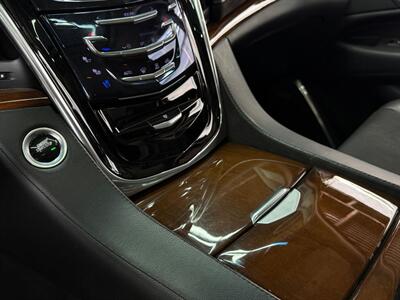 2018 Cadillac Escalade Premium Luxury   - Photo 23 - Lennox, CA 90304