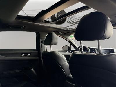2021 Kia K5 GT-Line   - Photo 24 - Lennox, CA 90304