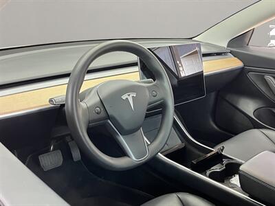 2020 Tesla Model 3 Long Range   - Photo 17 - Lennox, CA 90304