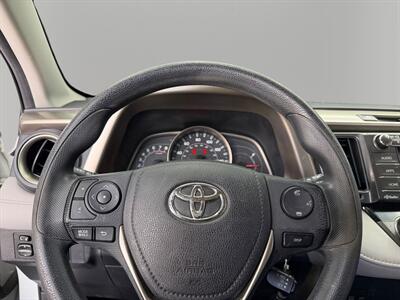 2015 Toyota RAV4 XLE - Photo 17 - Lennox, CA 90304