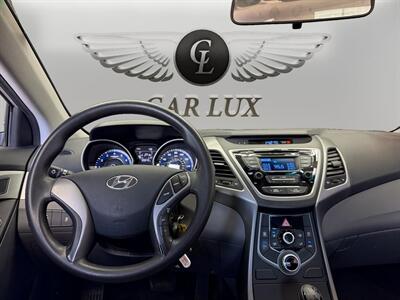 2014 Hyundai ELANTRA SE - Photo 10 - Lennox, CA 90304