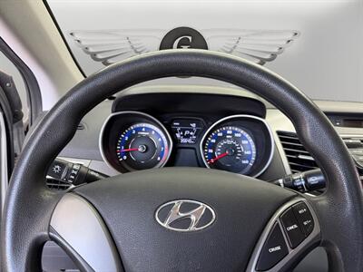 2014 Hyundai ELANTRA SE - Photo 19 - Lennox, CA 90304