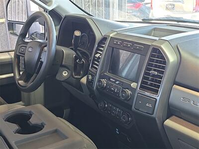 2022 Ford F-250 XLT   - Photo 15 - Lennox, CA 90304