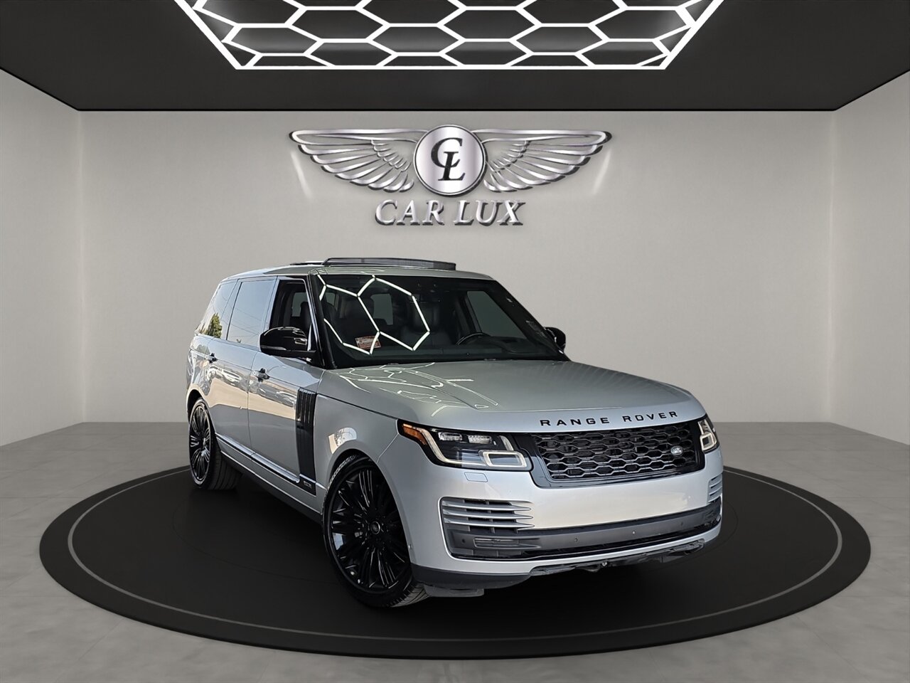 2019 Land Rover Range Rover 5.0L V8 Supercharged LWB - Photo 1 - Lennox, CA 90304