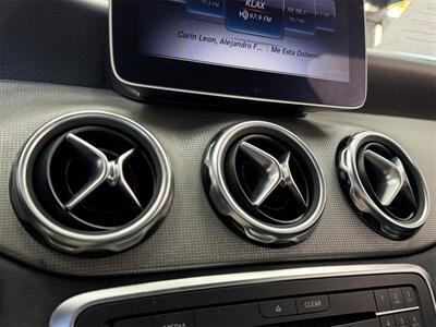 2019 Mercedes-Benz GLA GLA 250   - Photo 18 - Lennox, CA 90304