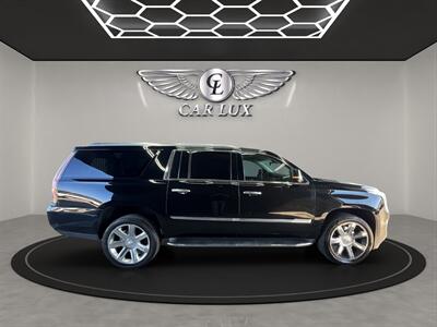 2017 Cadillac Escalade ESV Luxury   - Photo 8 - Lennox, CA 90304