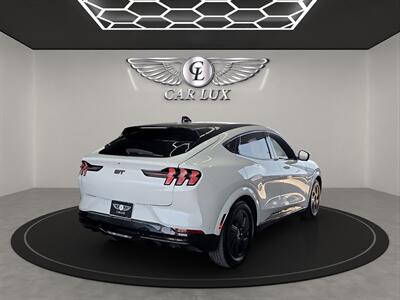 2023 Ford Mustang Mach-E GT   - Photo 7 - Lennox, CA 90304
