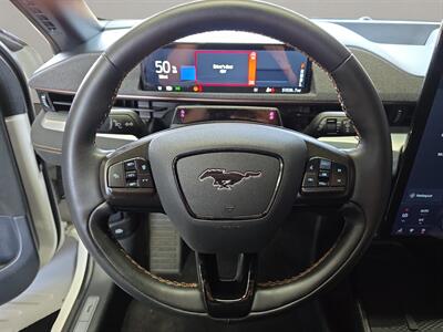 2023 Ford Mustang Mach-E GT   - Photo 10 - Lennox, CA 90304