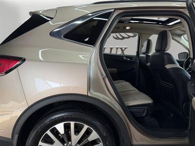 2020 Ford Escape Titanium   - Photo 24 - Lennox, CA 90304