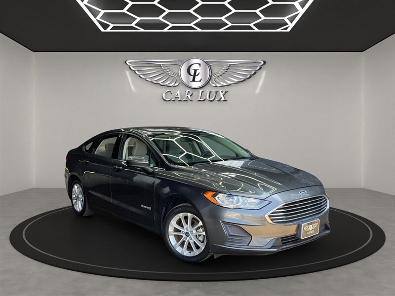 2019 Ford Fusion Hybrid SE  