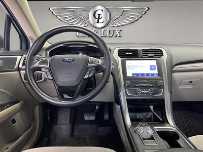 2019 Ford Fusion Hybrid SE   - Photo 12 - Lennox, CA 90304