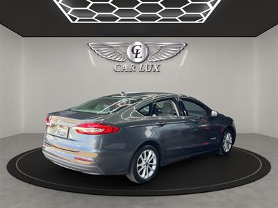 2019 Ford Fusion Hybrid SE   - Photo 7 - Lennox, CA 90304