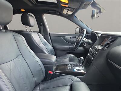 2015 INFINITI QX70   - Photo 16 - Lennox, CA 90304