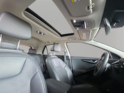 2023 Kia Niro SX Touring - Photo 16 - Lennox, CA 90304