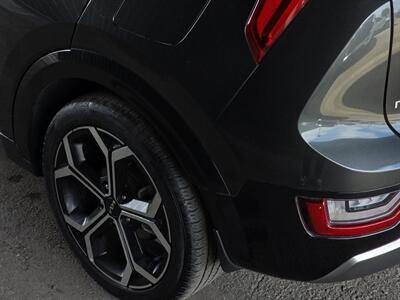 2023 Kia Niro SX Touring - Photo 18 - Lennox, CA 90304
