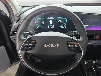 2023 Kia Niro SX Touring - Photo 11 - Lennox, CA 90304
