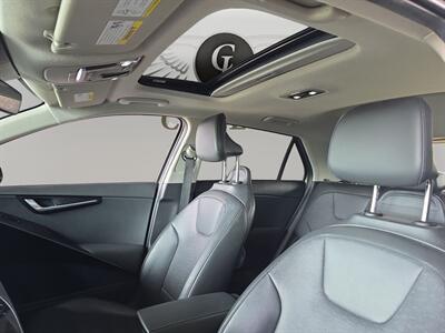 2023 Kia Niro SX Touring - Photo 9 - Lennox, CA 90304