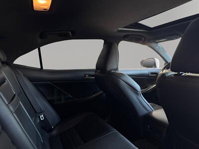 2018 Lexus IS 300  F SPORT - Photo 21 - Lennox, CA 90304