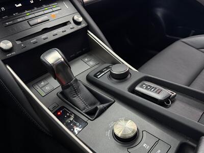 2018 Lexus IS 300  F SPORT - Photo 18 - Lennox, CA 90304