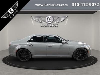 2017 Chrysler 300 Series S   - Photo 8 - Lennox, CA 90304