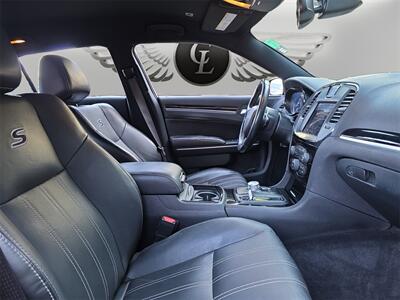 2018 Chrysler 300 Series S - Photo 15 - Lennox, CA 90304