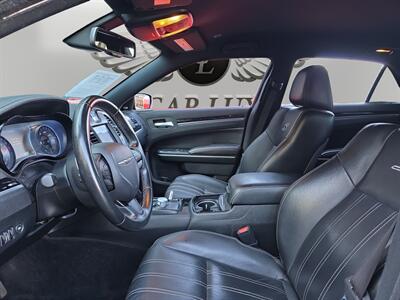 2018 Chrysler 300 Series S   - Photo 9 - Lennox, CA 90304