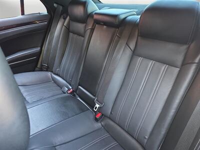 2018 Chrysler 300 Series S   - Photo 13 - Lennox, CA 90304