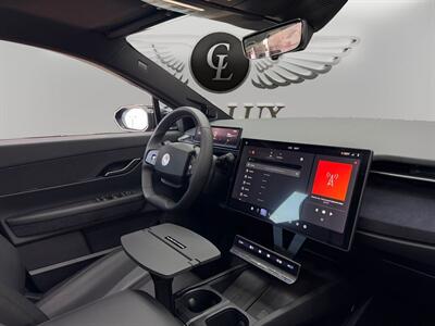 2023 Fisker Ocean Extreme   - Photo 19 - Lennox, CA 90304