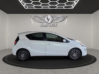 2015 Toyota Prius c Three   - Photo 8 - Lennox, CA 90304