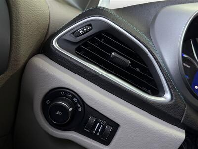 2018 Chrysler Pacifica Hybrid Limited - Photo 21 - Lennox, CA 90304